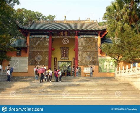 Der Nanhua-Tempel - Ein spiritueller Rückzugsort voller historischer Schönheit!